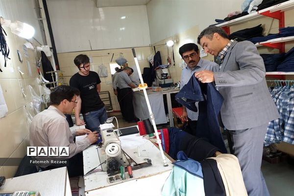 بازدید تیم نظارت تخصصی از تولیدی‌های لباس فرم مدارس