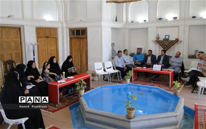 جلسه کمیته پژوهش آموزش و پرورش شهرستان برخوار برگزار شد