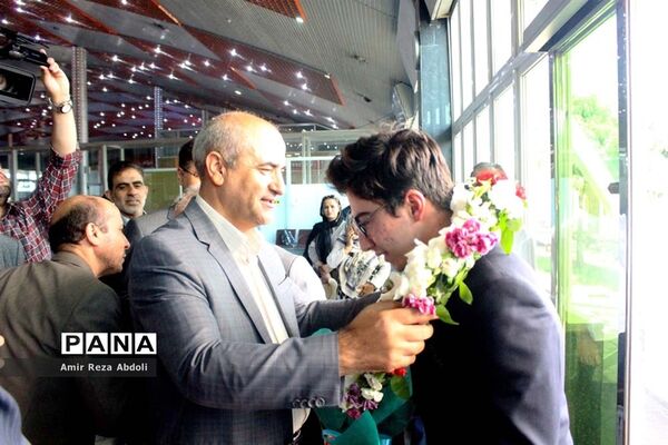 استقبال از دانش‌آموز مدال آور المپیاد جهانی شیمی