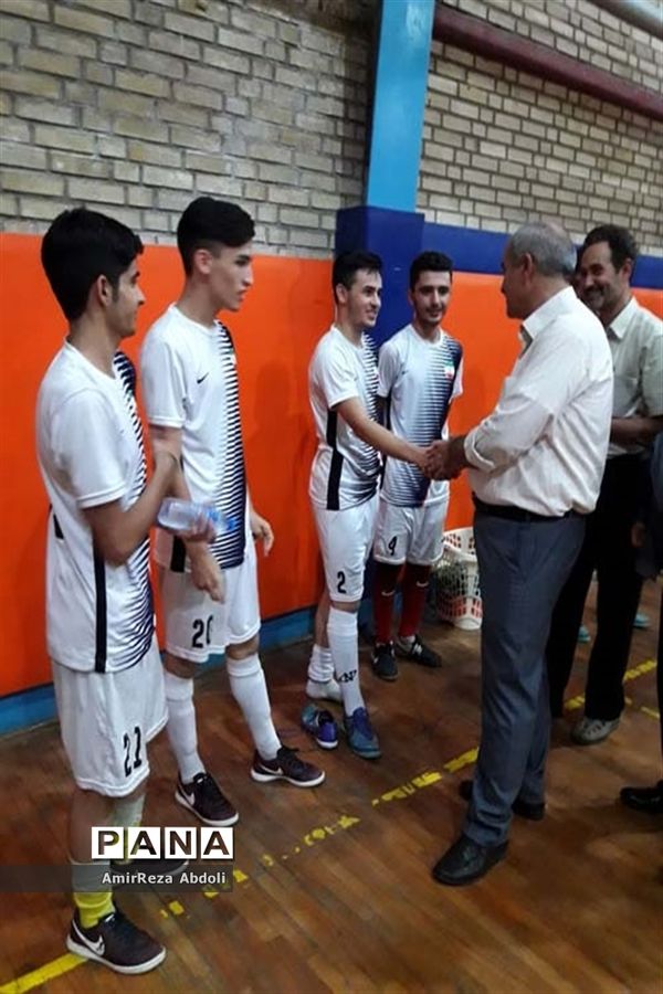 بازدید مدیرکل آموزش و پرورش استان آذربایجان شرقی از تمرینات تیم فوتسال دانش‌آموزان  اعزامی به تایلند