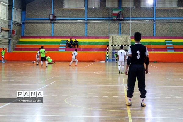 بازدید مدیرکل آموزش و پرورش استان آذربایجان شرقی از تمرینات تیم فوتسال دانش‌آموزان  اعزامی به تایلند