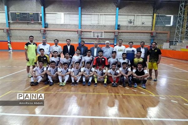 بازدید مدیرکل آموزش و پرورش استان آذربایجان شرقی از تمرینات تیم فوتسال دانش‌آموزان  اعزامی به تایلند
