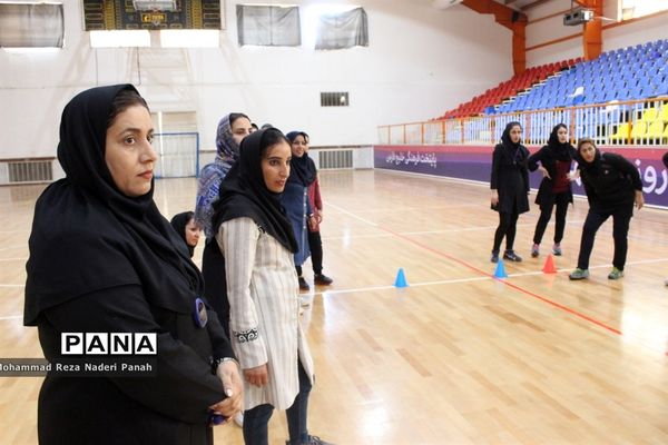 کلاس تخصصی داوری بانوان بازی‌های بومی محلی استان بوشهر