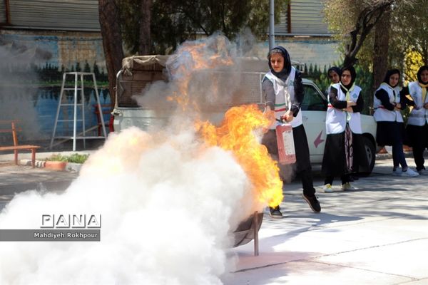 کلاس‌های آموزشی پیشتازان دختر اعزامی به نهمین دوره اردوی ملی