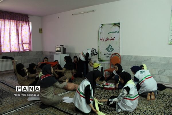 کلاس‌های آموزشی پیشتازان دختر اعزامی به نهمین دوره اردوی ملی