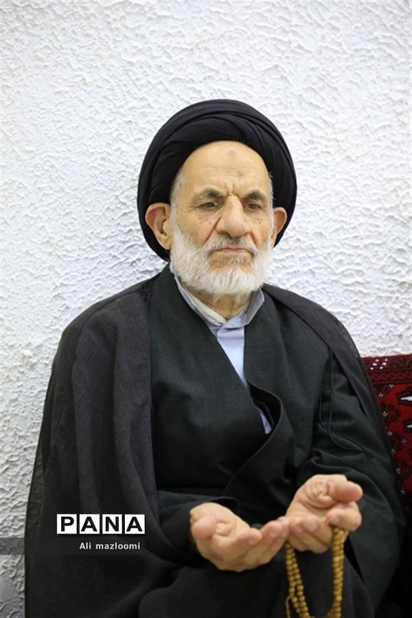 نشست تبیین مسائل جاری انقلاب اسلامی با سخنرانی صفار هرندی