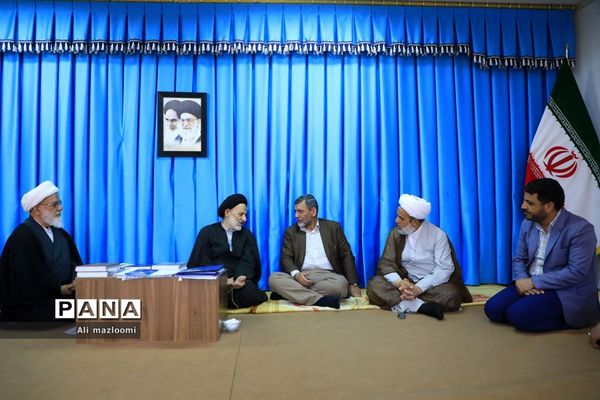 نشست تبیین مسائل جاری انقلاب اسلامی با سخنرانی صفار هرندی