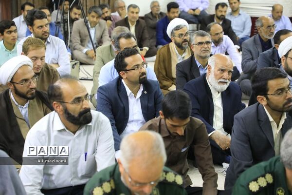 نشست تبیین مسائل جاری انقلاب اسلامی با سخنرانی صفار هرندی