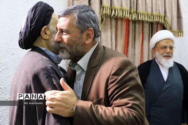 نشست تبیین مسائل جاری انقلاب اسلامی با سخنرانی صفار هرندی