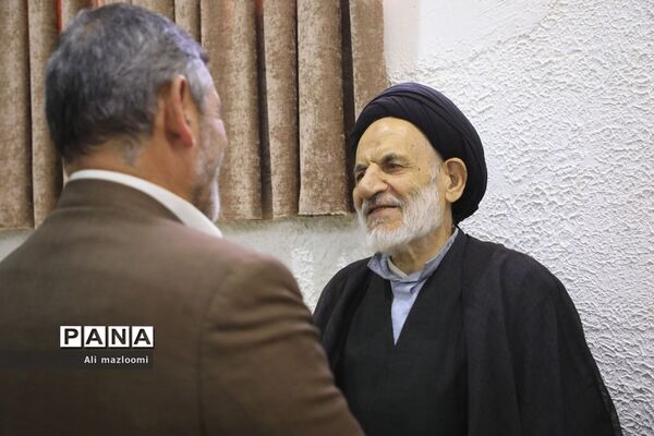نشست تبیین مسائل جاری انقلاب اسلامی با سخنرانی صفار هرندی