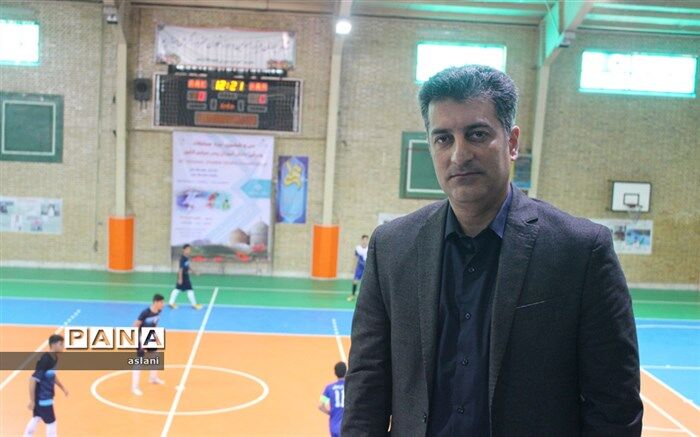 مسابقات ورزشی فوتسال دردوره های ابتدایی و متوسطه دوم  برگزار شود