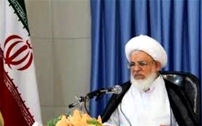 نماینده ولی فقیه در استان یزد: آموزش و پرورش برای ترویج نماز در بین دانش‌آموزان برنامه‌ریزی کند