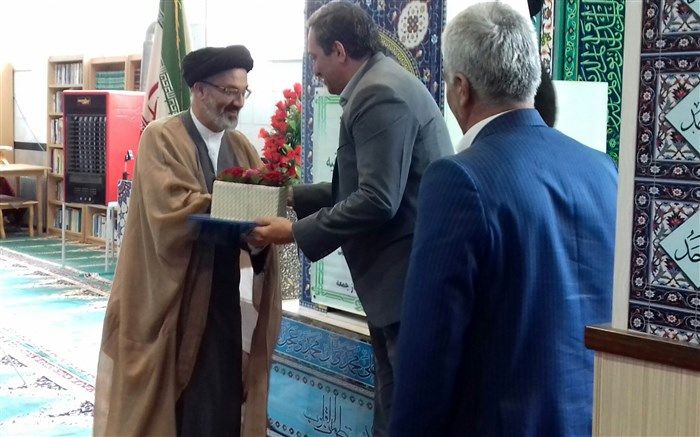 تقدیر از زحمات امام جمعه فیروزکوه