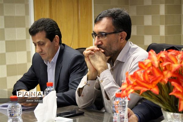 جلسه ساماندهی  پایگاه‌های تغذیه سالم در اداره‌کل آموزش و پرورش فارس