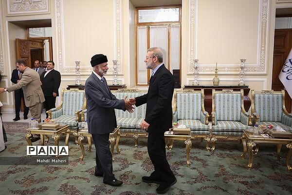 دیدار وزیر امورخارجه عمان با علی لاریجانی