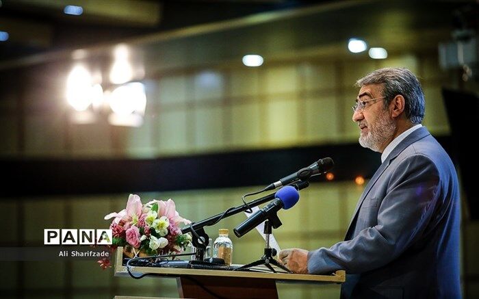 وزیر کشور خبر داد: برخورد پلیس با باندهای کودکان کار و خیابان