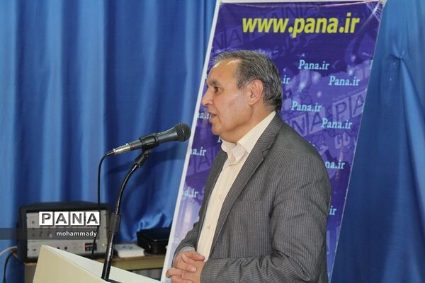 تجلیل ازمربیان پیشتازمنتخب نواحی ومناطق ۱۹ گانه و اردوی آموزشی - توجیهی اعضای تشکیلات دانش‌آموزی پیشتازان استان اردبیل