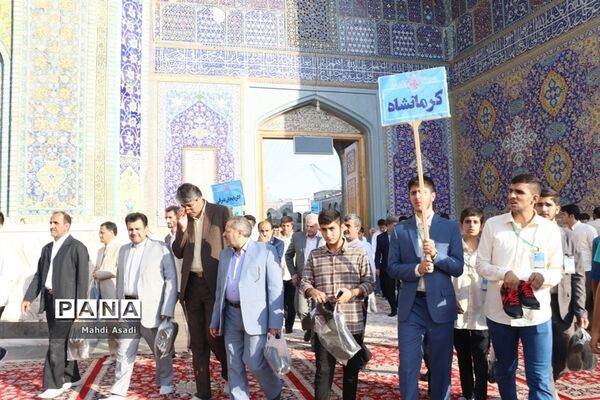 زیارت دسته جمعی دانش‌آموزان قرآنی سراسر کشور در حرم مطهر رضوی