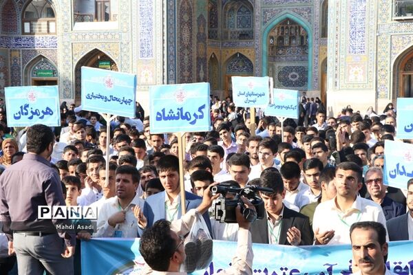 زیارت دسته جمعی دانش‌آموزان قرآنی سراسر کشور در حرم مطهر رضوی
