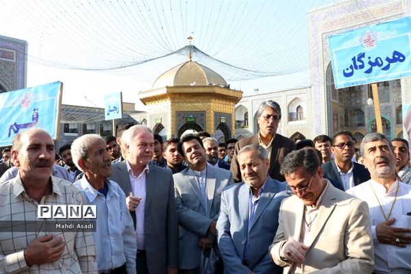 زیارت دسته جمعی دانش‌آموزان قرآنی سراسر کشور در حرم مطهر رضوی