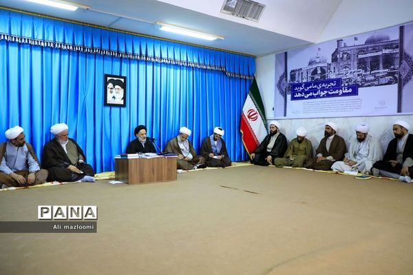 دیدار اعضای شورای جامع تبلیغ خراسان جنوبی با حجت الاسلام و المسلمین عبادی نماینده ولی فقیه در خراسان جنوبی