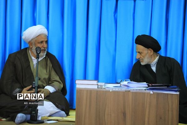 دیدار اعضای شورای جامع تبلیغ خراسان جنوبی با حجت الاسلام و المسلمین عبادی نماینده ولی فقیه در خراسان جنوبی