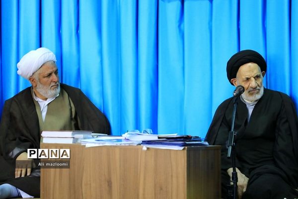 دیدار اعضای شورای جامع تبلیغ خراسان جنوبی با حجت الاسلام و المسلمین عبادی نماینده ولی فقیه در خراسان جنوبی