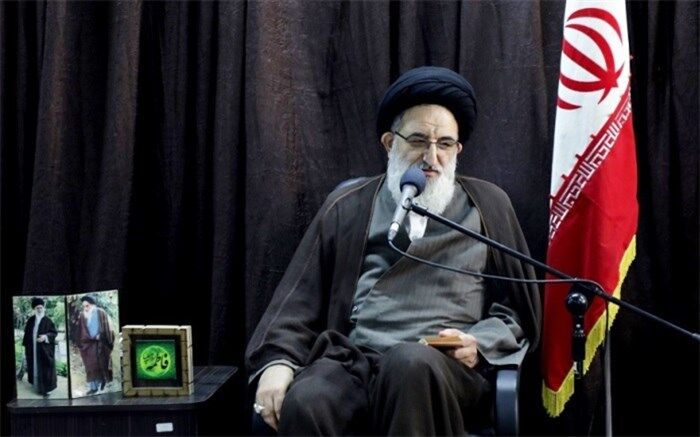 آیت‌الله حسینی همدانی : دشمن به دنبال جلوگیری از توسعه فرهنگ شیعی است