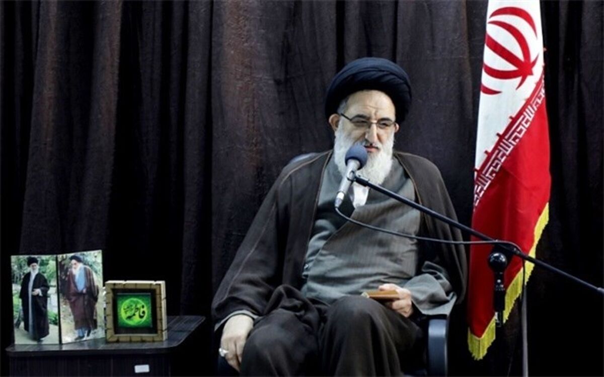 آیت‌الله حسینی همدانی : دشمن به دنبال جلوگیری از توسعه فرهنگ شیعی است