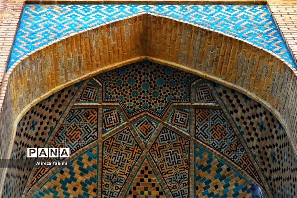 نصیرالملک؛ مسجدی از نور و رنگ