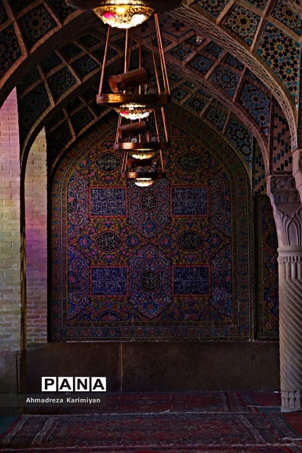 نصیرالملک؛ مسجدی از نور و رنگ