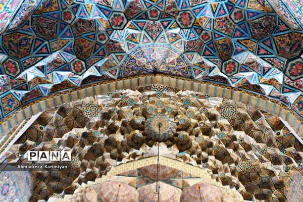نصیرالملک؛ مسجدی از نور و رنگ