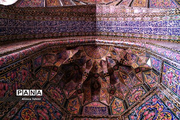 نصیرالملک؛ مسجدی از نور و رنگ