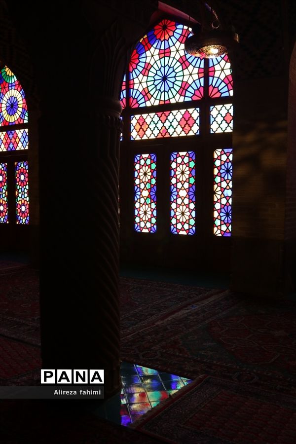 نصیرالملک؛ مسجدی از نور و رنگ