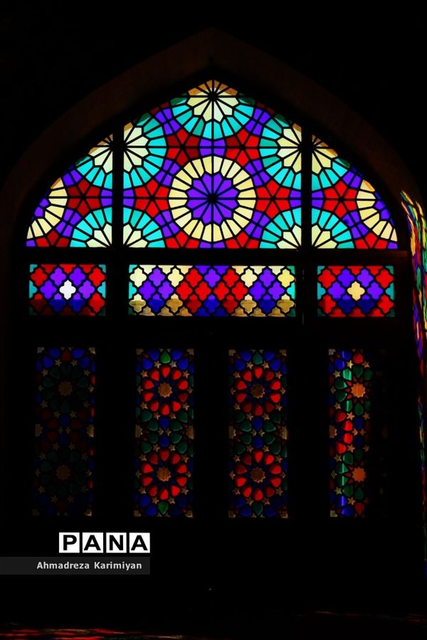 نصیرالملک؛ مسجدی از نور و رنگ