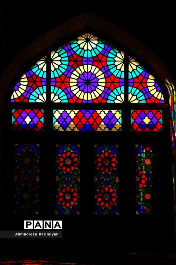 نصیرالملک؛ مسجدی از نور و رنگ