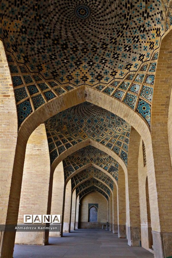 نصیرالملک؛ مسجدی از نور و رنگ