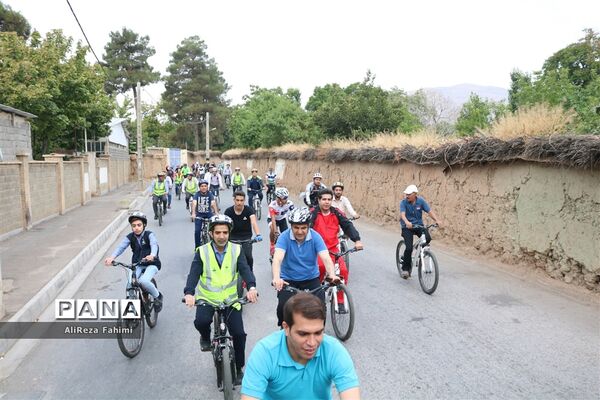 دوچرخه سواری خبرنگاران در شیراز