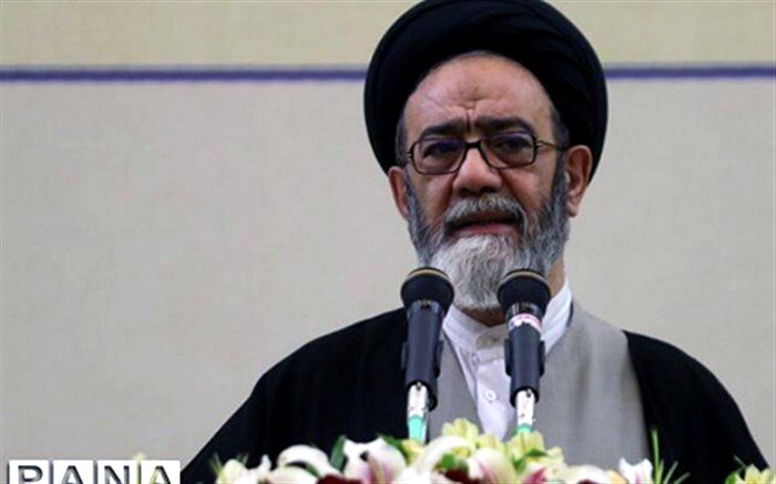 نماینده ولی فقیه در آذربایجان شرقی: مسئولان در جهت رفع محرومیت و ایجاد رونق در زندگی عموم مردم تلاش کنند