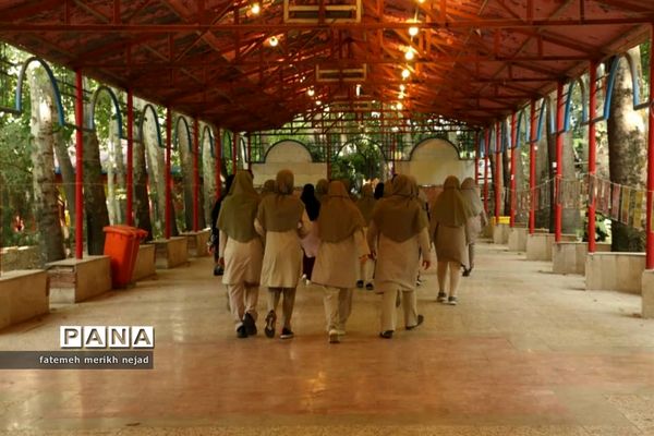 استقرار دانش‌آموزان پیشتاز اردوی ملی دختران در اردوگاه باهنر