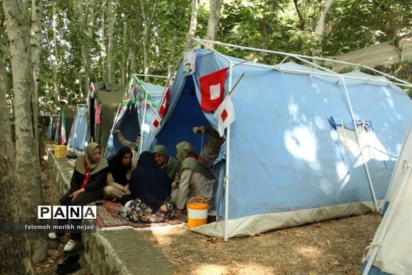 استقرار دانش‌آموزان پیشتاز اردوی ملی دختران در اردوگاه باهنر