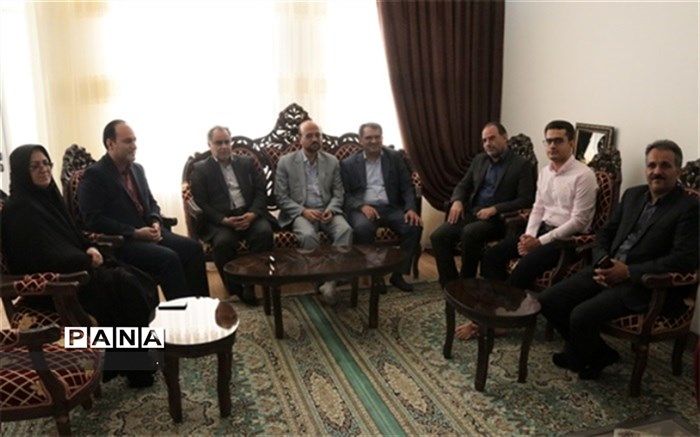 دانش آموز دبیرستان استعدادهای درخشان یزد حائز رتبه 9 کنکور 98 شد