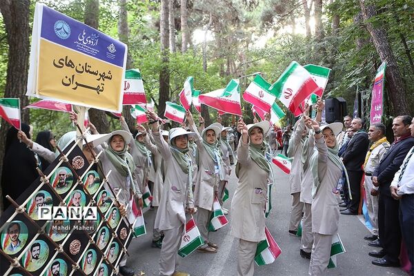 مراسم استقبال از دانش آموزان پیشتاز دختر در نهمین دوره اردوی ملی