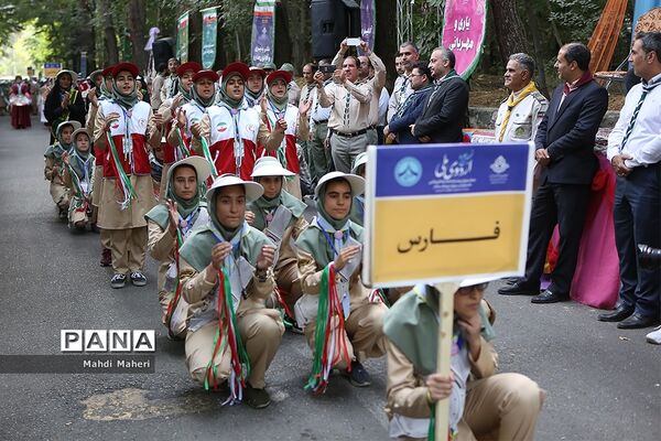 مراسم استقبال از دانش آموزان پیشتاز دختر در نهمین دوره اردوی ملی