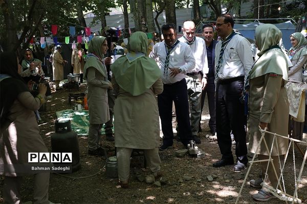 بازدید قائم مقام سازمان دانش آموزی از پخت غذا در نهمین دوره اردوی ملی پیشتازان دختر