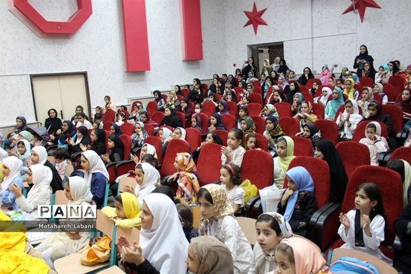 اختتامیه کلاس‌های تابستانه دختران در کانون شهید مطهری