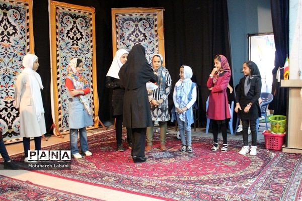 اختتامیه کلاس‌های تابستانه دختران در کانون شهید مطهری