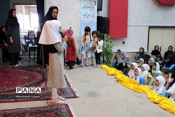 اختتامیه کلاس‌های تابستانه دختران در کانون شهید مطهری