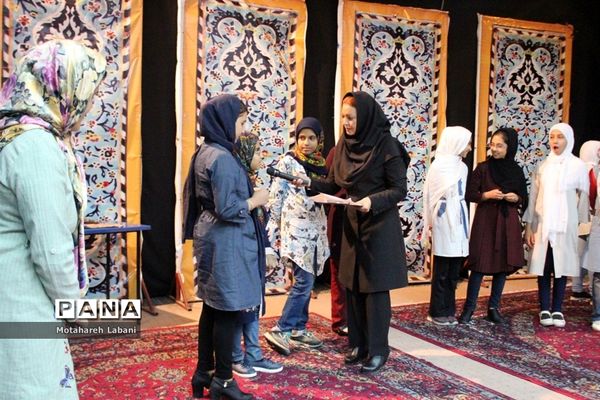 اختتامیه کلاس‌های تابستانه دختران در کانون شهید مطهری