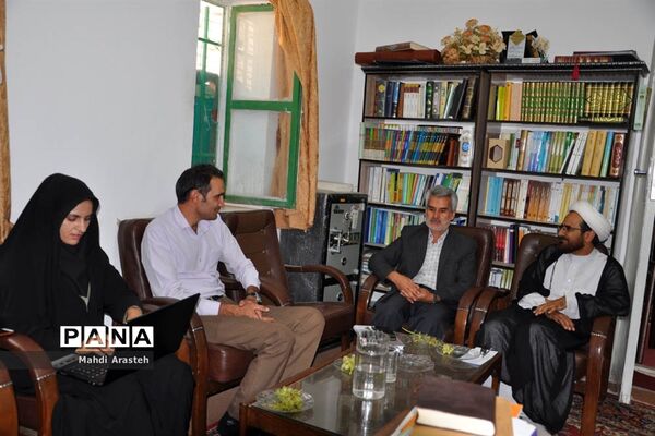 دیدار امام جمعه شهرستان خوسف با خبرنگاران شهرستان خوسف به مناسبت هفته خبرنگار